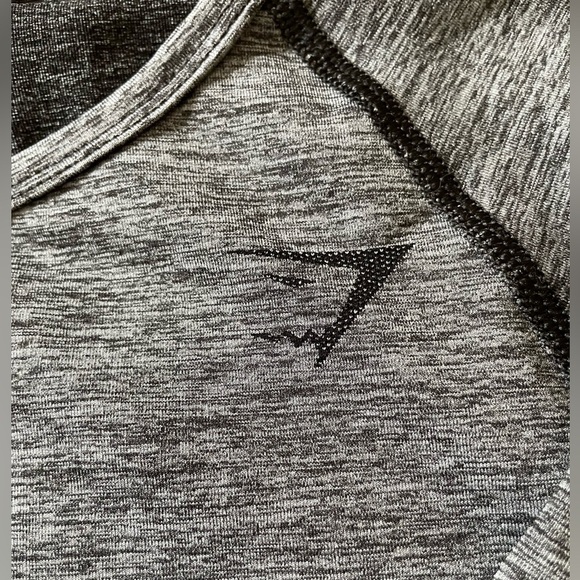 Gym shark size medium crop long sleeve seamless stretch top - Picture 3 of 5